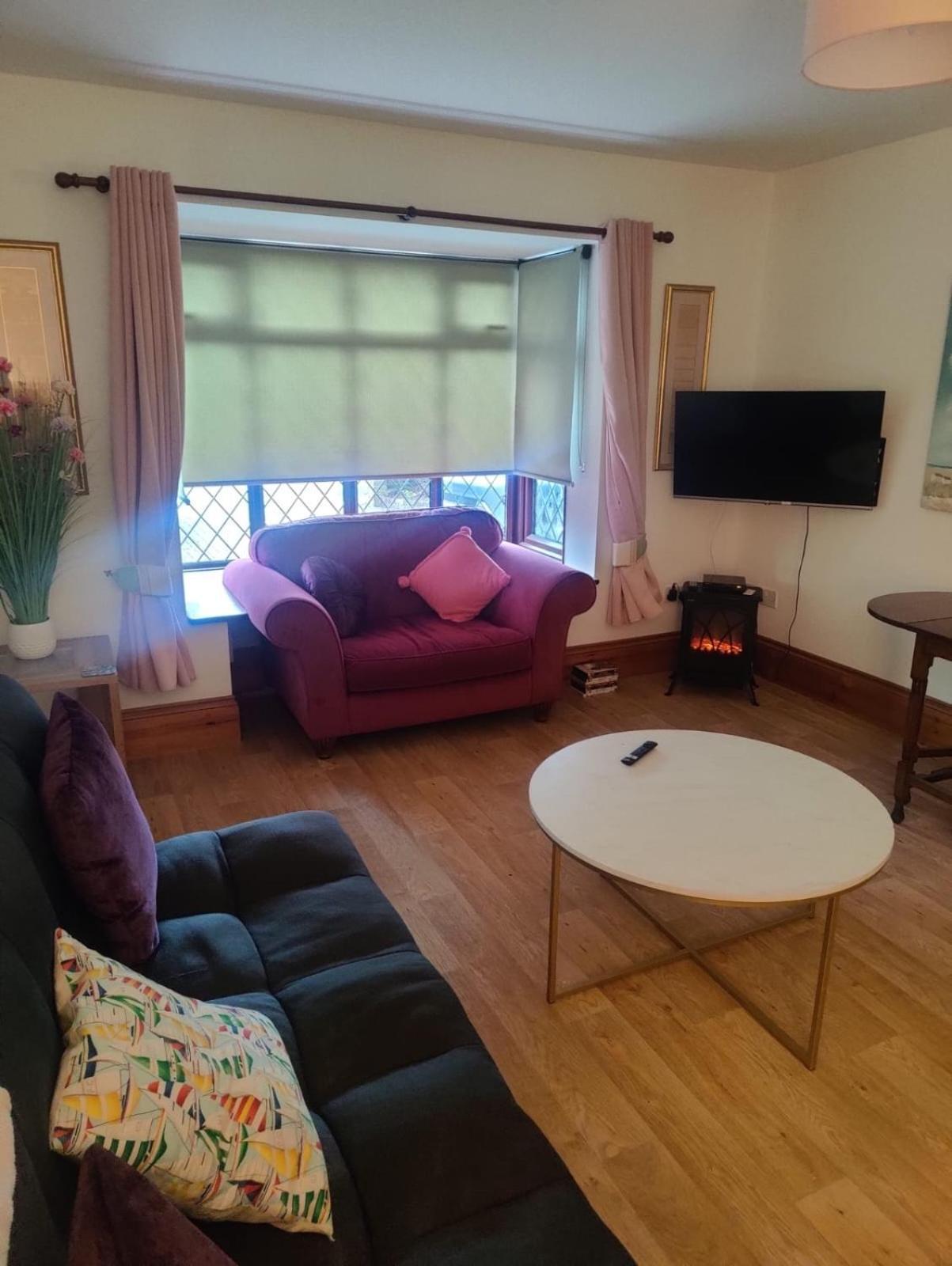 Beautiful Bexhill Cottage With Garden 3 Mins Walk To Beach Exterior photo